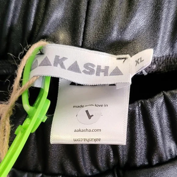 Black Faux Leather Leggings - Picture 6 of 7